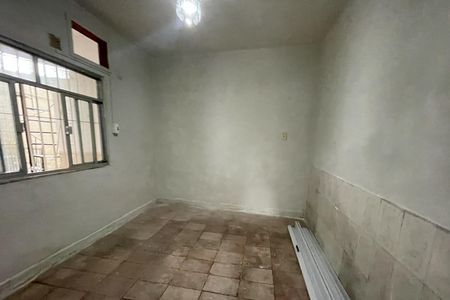 Quarto de casa para alugar com 2 quartos, 200m² em Centro, Duque de Caxias