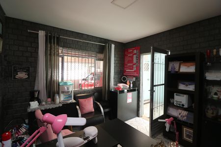 Casa à venda com 138m², 3 quartos e 2 vagasQuarto