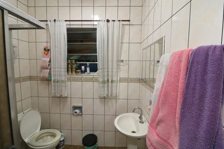 Casa à venda com 138m², 3 quartos e 2 vagasBanheiro