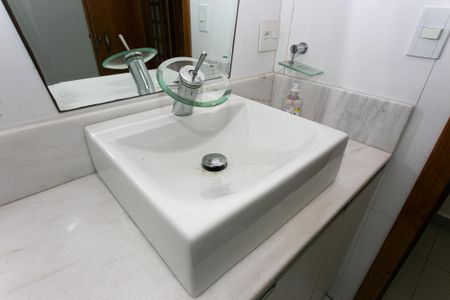 Apartamento à venda com 92m², 3 quartos e 3 vagasBanheiro Social