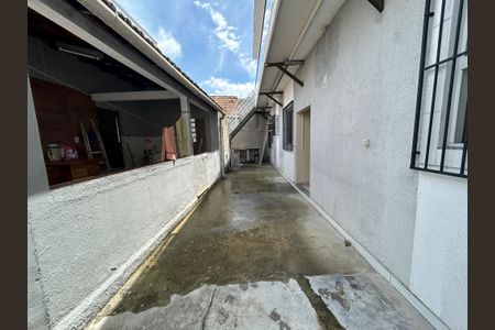 Casa à venda com 60m², 2 quartos e sem vagaQuintal