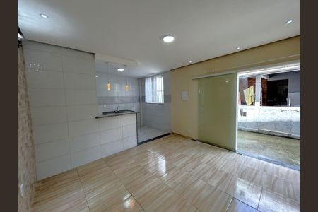 Casa à venda com 60m², 2 quartos e sem vagaSala