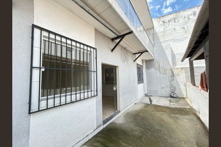 Casa à venda com 60m², 2 quartos e sem vagaQuintal
