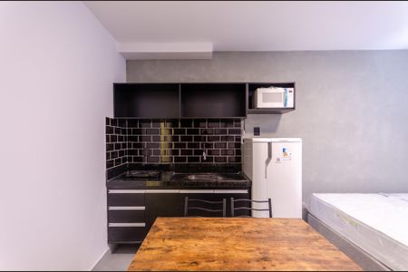 Cozinha de kitnet/studio para alugar com 1 quarto, 23m² em Itaberaba, São Paulo