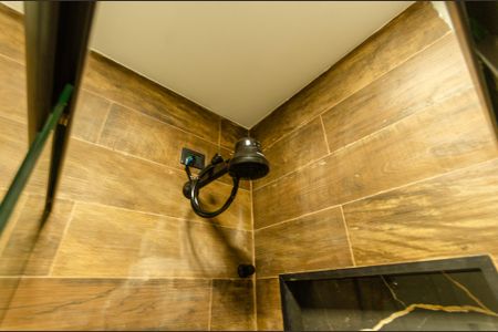 Banheiro de kitnet/studio para alugar com 1 quarto, 23m² em Itaberaba, São Paulo