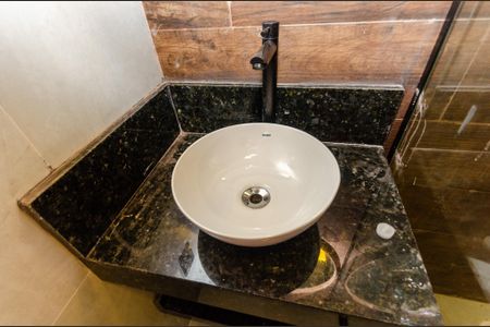 Banheiro de kitnet/studio para alugar com 1 quarto, 23m² em Itaberaba, São Paulo