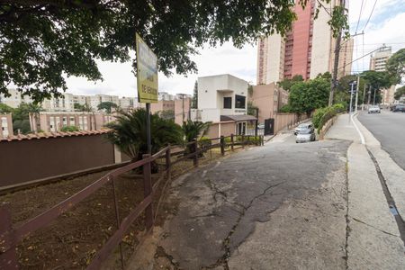 Apartamento à venda com 57m², 2 quartos e 1 vaga Apartamento à venda com 57m², 2 quartos e 1 vagaEntrada