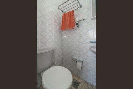 Banheiro de apartamento à venda com 1 quarto, 37m² em Jardim Dona Leopoldina, Porto Alegre