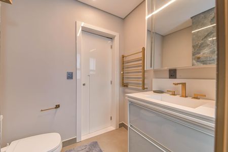 Apartamento à venda com 134m², 2 quartos e 2 vagasBanheiro da Suíte 2