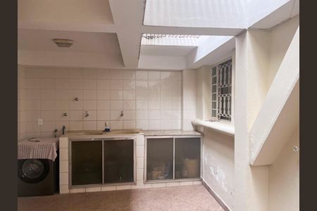 Casa à venda com 188m², 4 quartos e 2 vagas Casa à venda com 188m², 4 quartos e 2 vagasÁrea de serviço