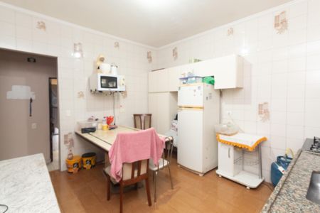 Casa para alugar com 173m², 4 quartos e 2 vagas Casa para alugar com 173m², 4 quartos e 2 vagasCozinha casa 1