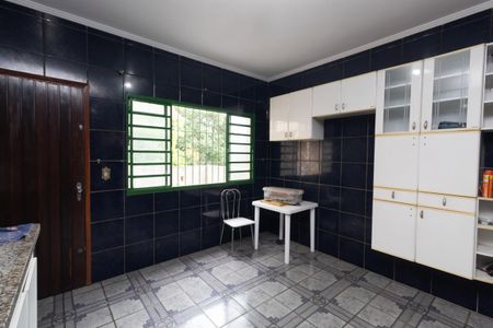 Casa para alugar com 173m², 4 quartos e 2 vagas Casa para alugar com 173m², 4 quartos e 2 vagasCozinha casa 2