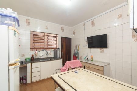 Casa para alugar com 173m², 4 quartos e 2 vagas Casa para alugar com 173m², 4 quartos e 2 vagasCozinha casa 1