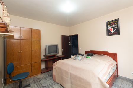 Casa para alugar com 173m², 4 quartos e 2 vagas Casa para alugar com 173m², 4 quartos e 2 vagasQuarto casa 2