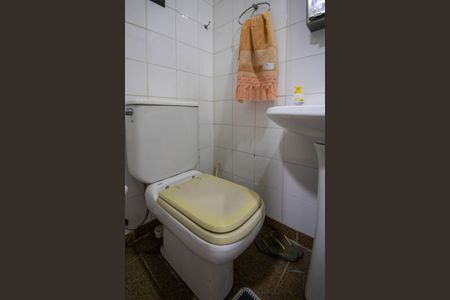 Apartamento para alugar com 250m², 5 quartos e 3 vagasBanheiro de serviço