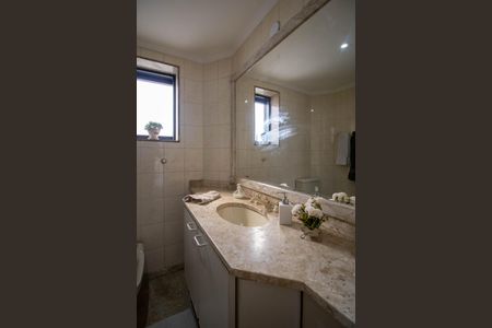 Apartamento para alugar com 250m², 5 quartos e 3 vagasBanheiro Suíte 3