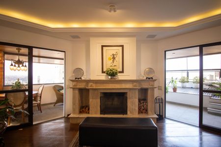 Apartamento para alugar com 250m², 5 quartos e 3 vagasSala