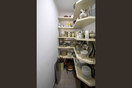 Apartamento para alugar com 250m², 5 quartos e 3 vagasDespensa