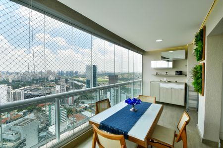 Apartamento à venda com 2 quartos, 71m² em Pinheiros, São Paulo