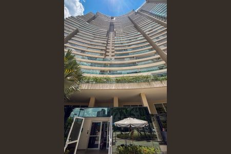 Apartamento à venda com 71m², 2 quartos e 2 vagasentrada do predio