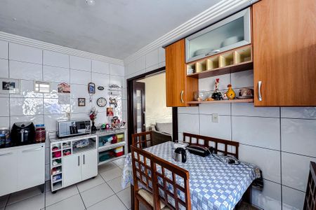 Casa para alugar com 170m², 4 quartos e 2 vagas Casa para alugar com 170m², 4 quartos e 2 vagasCozinha