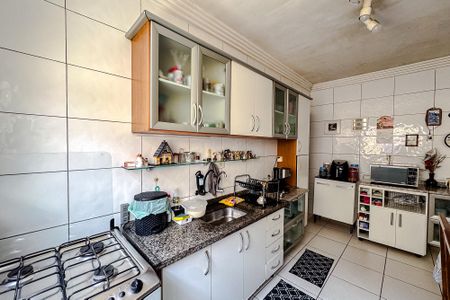 Casa para alugar com 170m², 4 quartos e 2 vagas Casa para alugar com 170m², 4 quartos e 2 vagasCozinha