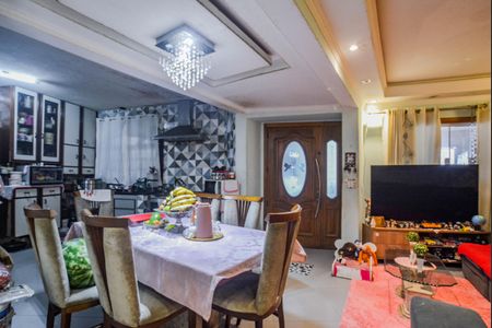 Casa à venda com 220m², 3 quartos e 4 vagas Casa à venda com 220m², 3 quartos e 4 vagasSala