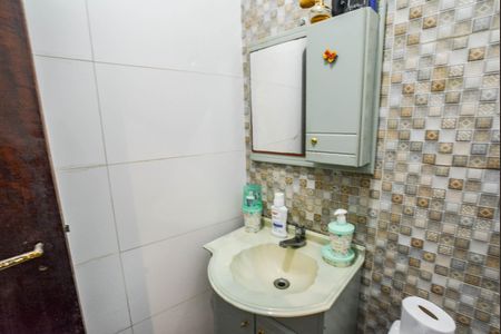 Casa à venda com 220m², 3 quartos e 4 vagas Casa à venda com 220m², 3 quartos e 4 vagasLavabo