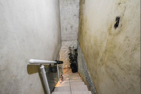 Casa à venda com 220m², 3 quartos e 4 vagas Casa à venda com 220m², 3 quartos e 4 vagasEscada