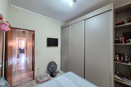 Casa à venda com 150m², 4 quartos e 4 vagas Casa à venda com 150m², 4 quartos e 4 vagasQuarto 1