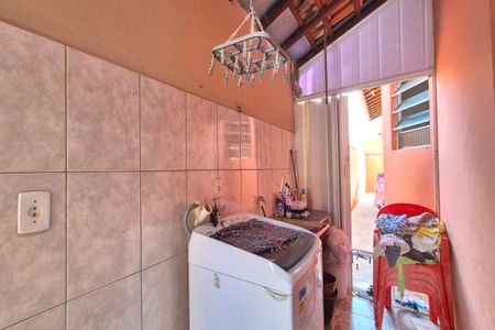 Casa à venda com 150m², 4 quartos e 4 vagas Casa à venda com 150m², 4 quartos e 4 vagasÁrea de Serviço