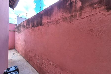 Casa à venda com 150m², 4 quartos e 4 vagas Casa à venda com 150m², 4 quartos e 4 vagasVista do Quarto 2