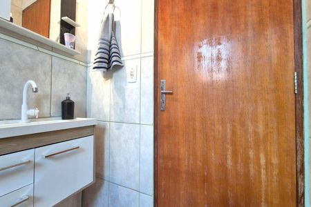 Casa à venda com 150m², 4 quartos e 4 vagas Casa à venda com 150m², 4 quartos e 4 vagasBanheiro