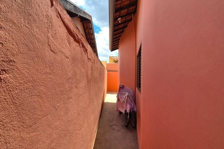 Casa à venda com 150m², 4 quartos e 4 vagas Casa à venda com 150m², 4 quartos e 4 vagasCorredor