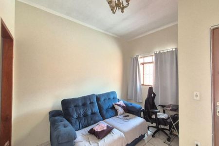 Casa à venda com 150m², 4 quartos e 4 vagas Casa à venda com 150m², 4 quartos e 4 vagasCasa 2 - Sala