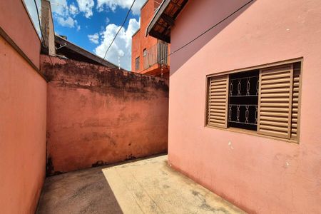 Casa à venda com 150m², 4 quartos e 4 vagas Casa à venda com 150m², 4 quartos e 4 vagasQuintal