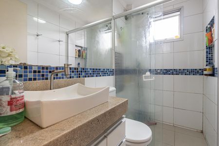 Apartamento para alugar com 74m², 3 quartos e 1 vagaBAnheiro