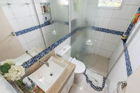 Apartamento para alugar com 74m², 3 quartos e 1 vagaBAnheiro