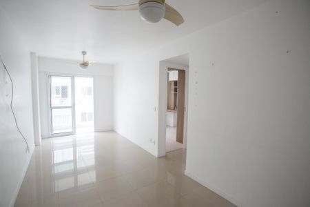 Sala de apartamento para alugar com 2 quartos, 63m² em Pechincha, Rio de Janeiro