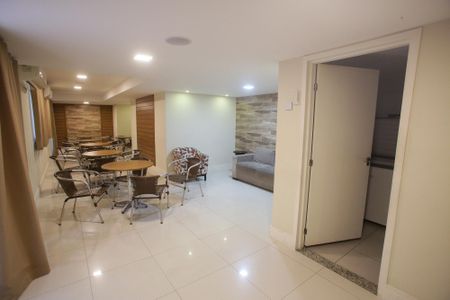 Apartamento para alugar com 63m², 2 quartos e 1 vagaÁrea comum - Salão de festas