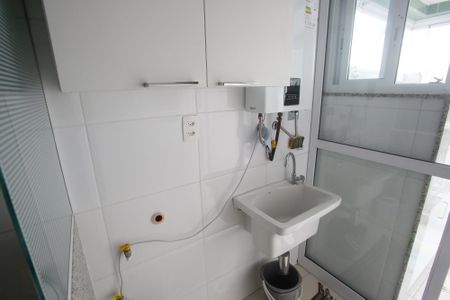 Apartamento para alugar com 63m², 2 quartos e 1 vagaÁrea de Serviço