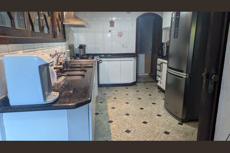 Casa à venda com 470m², 4 quartos e 4 vagasCozinha