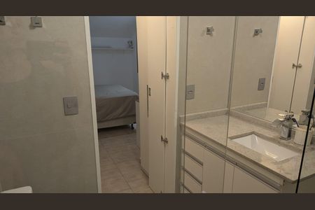 Casa à venda com 470m², 4 quartos e 4 vagasBanheiro