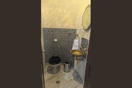 Casa à venda com 470m², 4 quartos e 4 vagasBanheiro