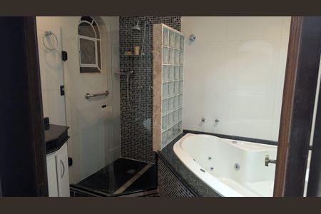 Casa à venda com 470m², 4 quartos e 4 vagasBanheiro