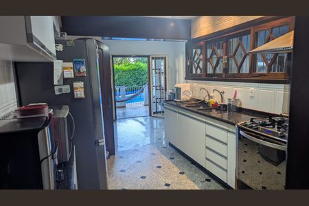 Casa à venda com 470m², 4 quartos e 4 vagasCozinha