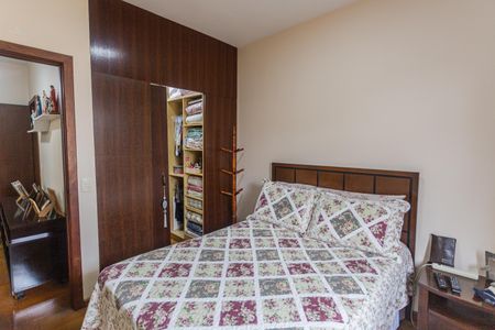 Apartamento à venda com 182m², 3 quartos e 2 vagas Apartamento à venda com 182m², 3 quartos e 2 vagasSuíte