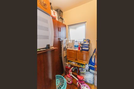 Apartamento à venda com 182m², 3 quartos e 2 vagas Apartamento à venda com 182m², 3 quartos e 2 vagasQuarto de Serviço