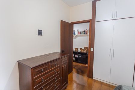 Apartamento à venda com 182m², 3 quartos e 2 vagas Apartamento à venda com 182m², 3 quartos e 2 vagasQuarto 2