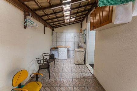 Apartamento à venda com 182m², 3 quartos e 2 vagas Apartamento à venda com 182m², 3 quartos e 2 vagasÁrea Privativa/Área de Serviço